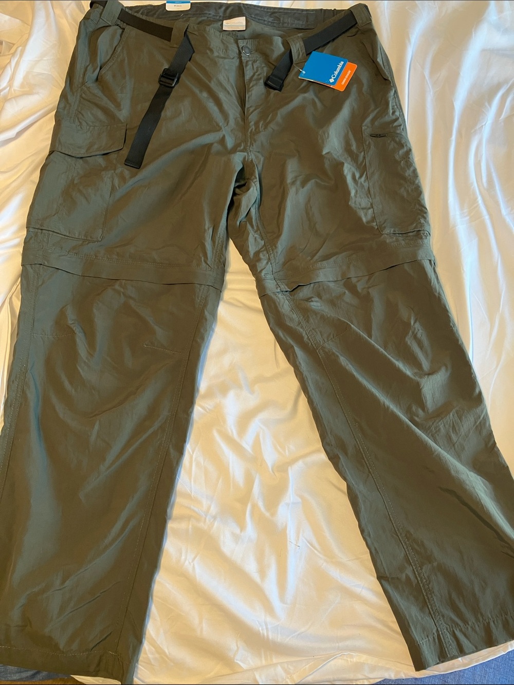 Columbia Men’s Zip-Off Cargo Pants in Olive